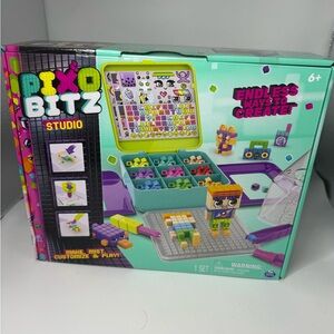 PixoBitz Studio with 500 Water Fuse Beads ~ Endless Ways to Create 2D & 3D